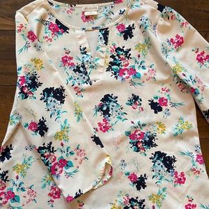 Van Heusen blouse size M